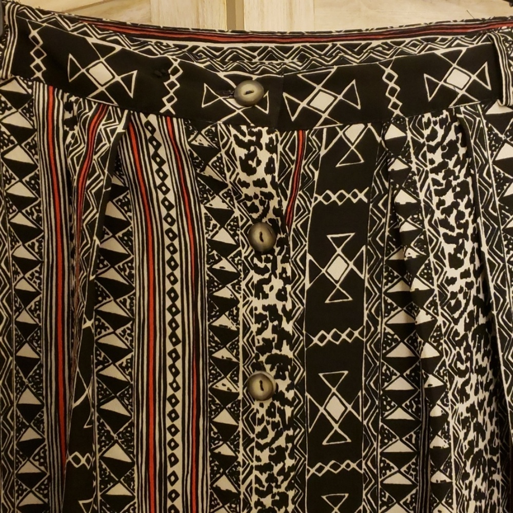 Vintage Patterned Midi Skirt with Pleats & Pockets - Picture 6 of 8